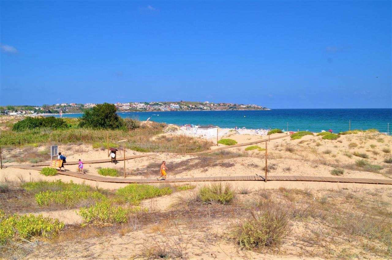Private Apartment In Green Life Beach Resort Sozopol Exteriör bild